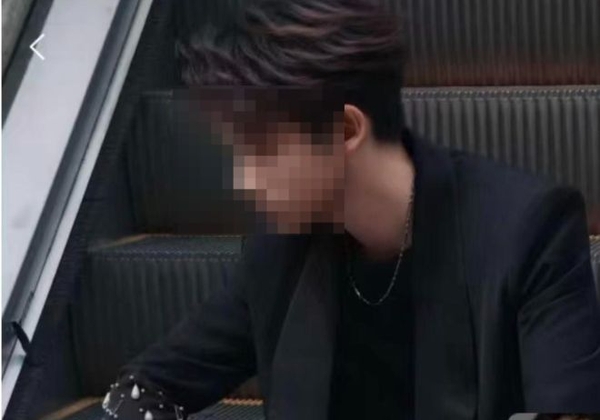 女子婚内出轨打赏男主播 390 万致家破人亡：前夫起诉主播及公司平台，法院已开庭未判