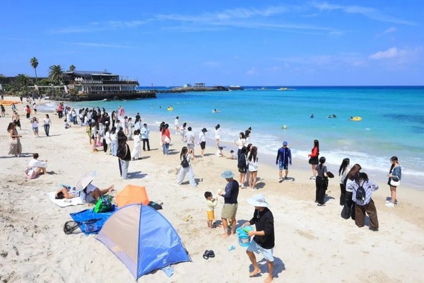 中国女游客济州岛遭5人囚禁施暴劫财:3名嫌犯落网2人离境,疑为熟人作案 中国女游客济州岛遭5人囚禁施暴劫财:3名嫌犯落网2人离境,疑为熟人作案
