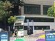 昆明82路公交车男子持刀劫女孩，警方投爆震弹成功解救
