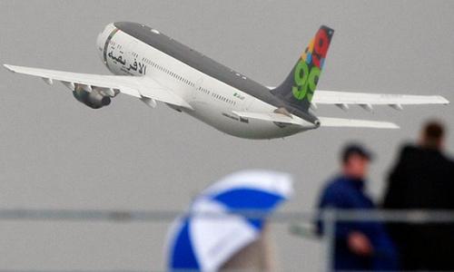 利比亚客机劫机者自称支持卡扎菲 不排除释放乘客