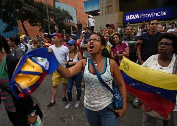 委内瑞拉反对派公投枪手血洗票站 致2死4重伤