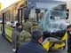 哈尔滨一公交撞路边通风口 致17人受伤