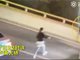 痛心!上海17岁男生当母亲面跳桥身亡 妈妈捶地痛哭