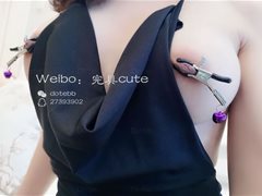 极品微博红人完具少女-情趣旗袍假jb无圣光套图