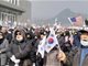 韩国首尔民众不顾疫情扩散 大规模集会