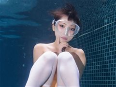 极品小美女小丁Ding无圣光作品-游泳池