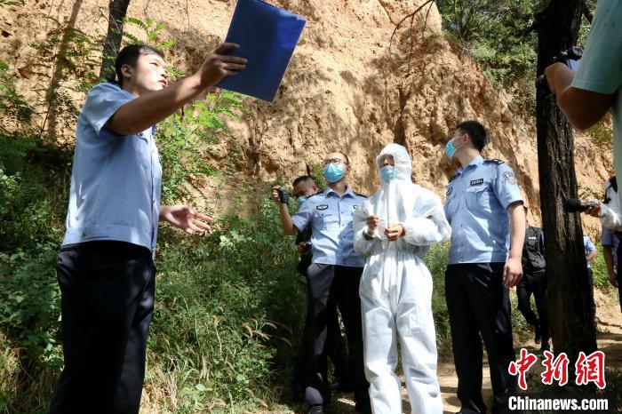 废弃窑洞藏尸山西警方破获30年前5岁女童被杀案