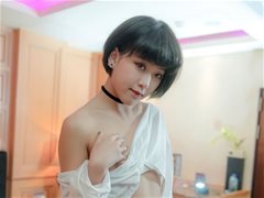可爱的酸猫妹妹酒店私拍宽衣解带