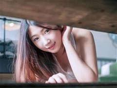 潘多拉特刊-小背心的清新美女