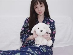 P站童颜巨乳萝莉xiao e尺度私拍合集