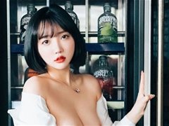 可爱美女孙乐乐-士多店的白衣服务员
