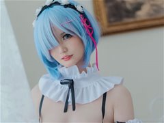 福利姬狐狸兮兮+鈴音私拍尺度图集